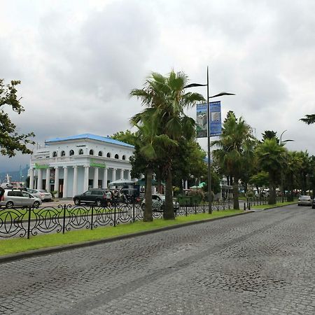 TNT apartment Batumi Bagian luar foto